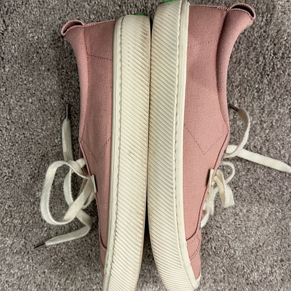 Cariuma Light Pink Shoes - Picture 6 of 6